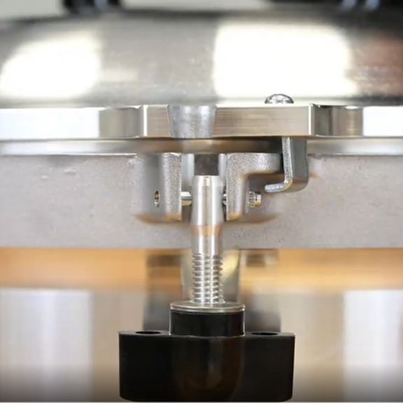 Safety Features: Wing Nuts, Pins & Bayonet Clamps