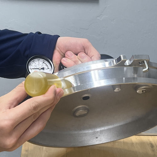 Metal-to-Metal Seal Oil